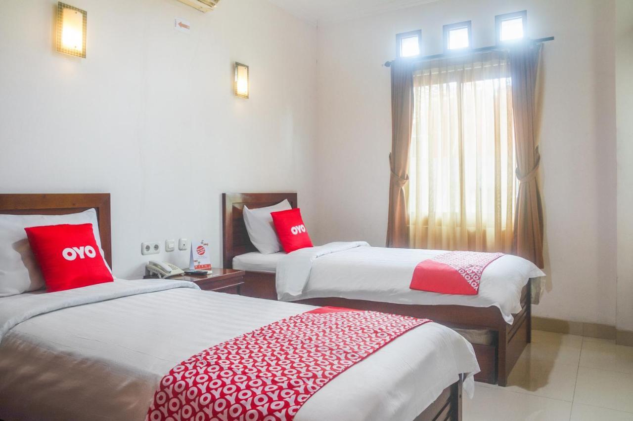 OYO 3894 Karunia Muslim Syariah Hotel Jakarta Bagian luar foto