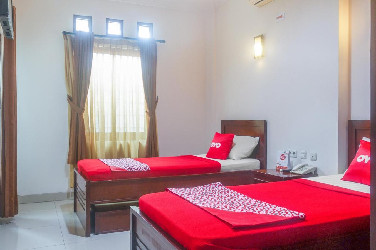 OYO 3894 Karunia Muslim Syariah Hotel Jakarta Bagian luar foto