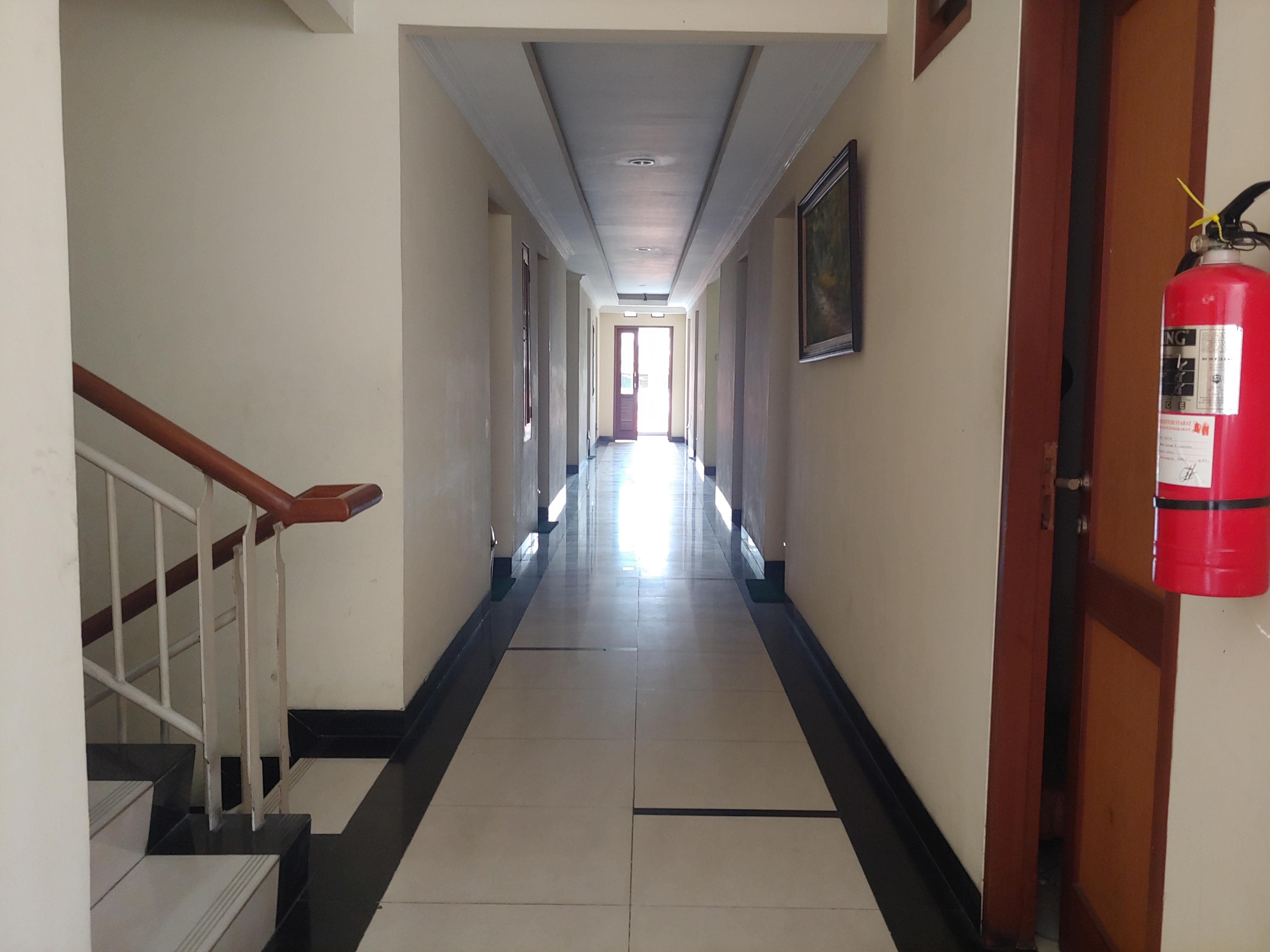 OYO 3894 Karunia Muslim Syariah Hotel Jakarta Bagian luar foto